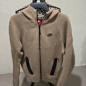 Nike zip front with hood jacket with 2 front pockets